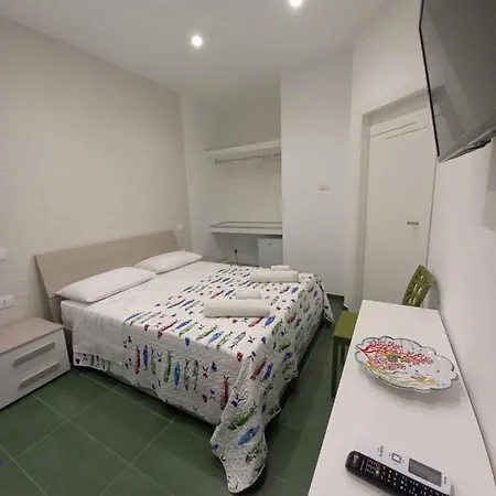 Al Delfino Blu 3* Margherita Di Savoia