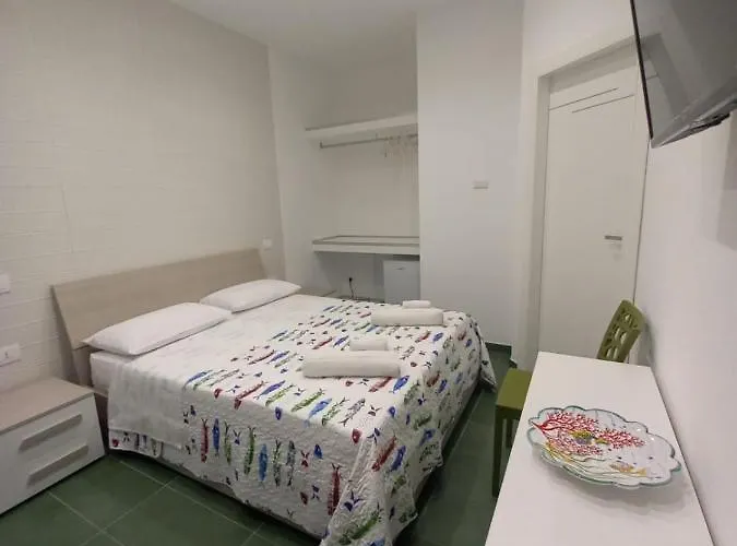 Al Delfino Blu 3* مارغريتا دي سافويا